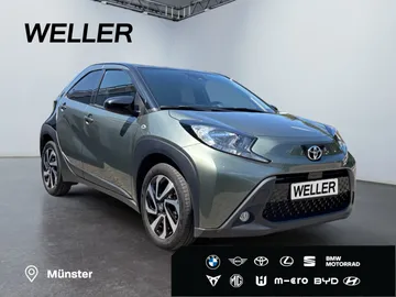 Car image 2