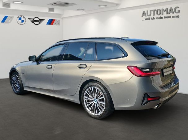 BMW 330 e Touring Sport Line 215 kW image number 4