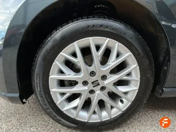 Car image 28