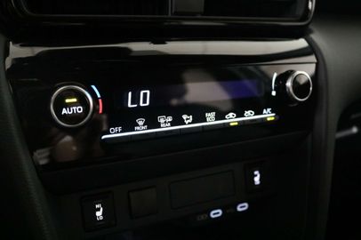 Car image 26