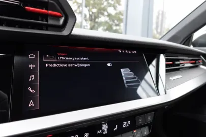 Car image 38