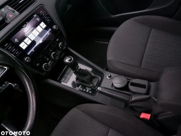 Car image 37