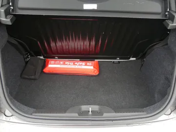 Car image 32
