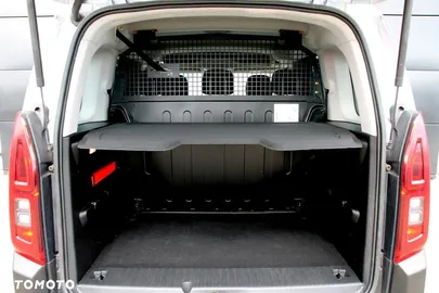 Car image 35
