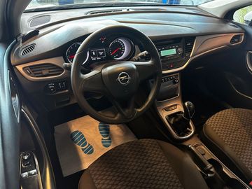 Car image 12