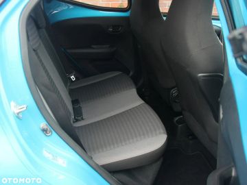 Car image 40