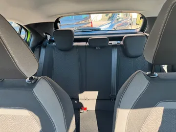 Car image 27