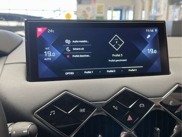 Car image 37