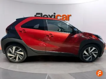 Car image 4