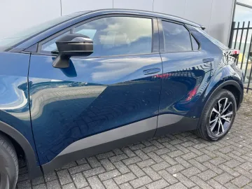 Car image 27