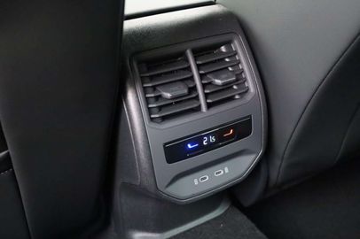 Car image 38