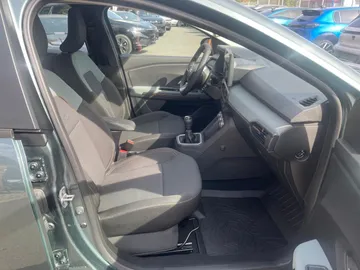 Car image 35