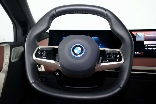 BMW iX M60 397 kW image number 10