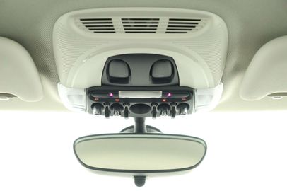 Car image 33