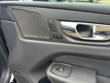 Car image 39
