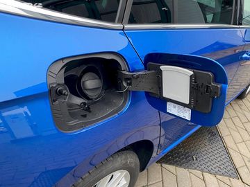 Car image 27
