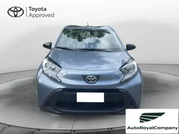 Car image 3