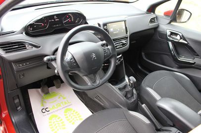 Car image 11