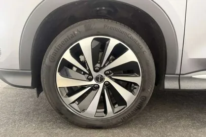 Car image 36