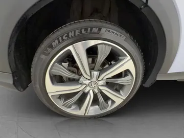 Car image 36