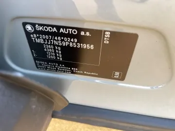 Car image 39