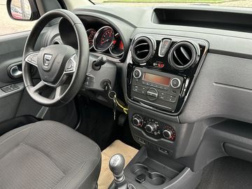 Car image 12