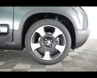 Car image 20