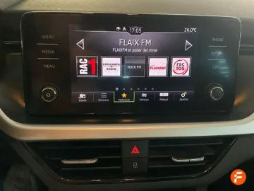 Car image 28