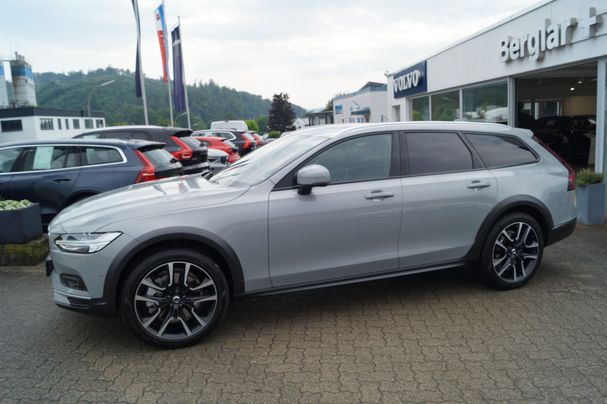 Volvo V90 Cross Country AWD B4 145 kW image number 1