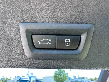 Car image 38