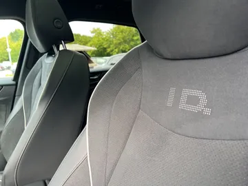 Car image 42
