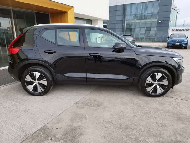 Volvo XC40 1.5 T2 Momentum 95 kW image number 5