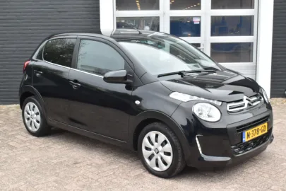 Car image 3