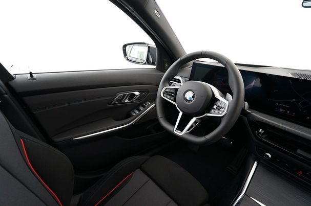 BMW 330i Touring xDrive 180 kW image number 8