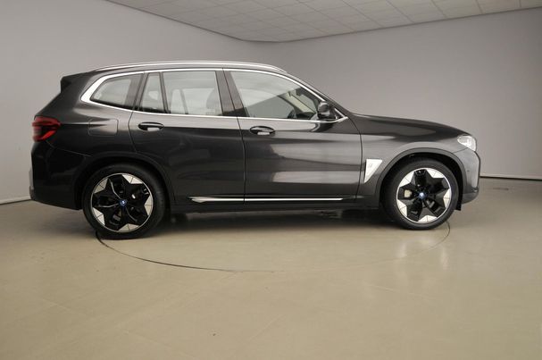 BMW iX3 210 kW image number 3