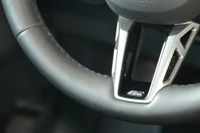 Car image 37