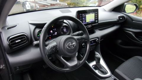 Car image 12