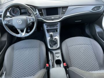 Car image 12