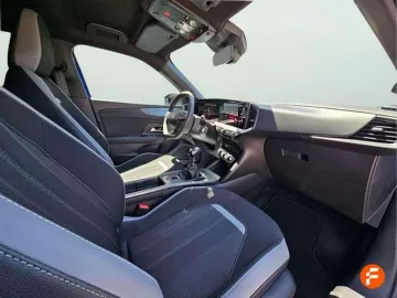 Car image 26