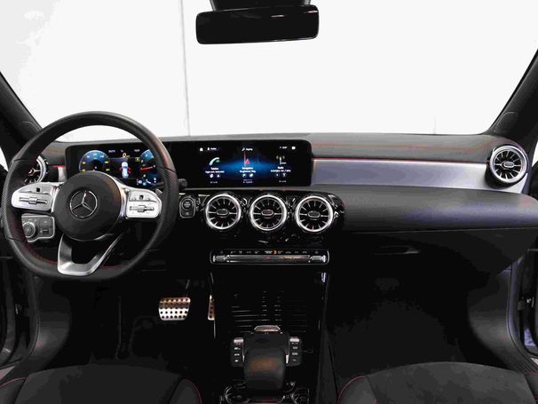 Mercedes-Benz CLA 200 Shooting Brake 120 kW image number 11