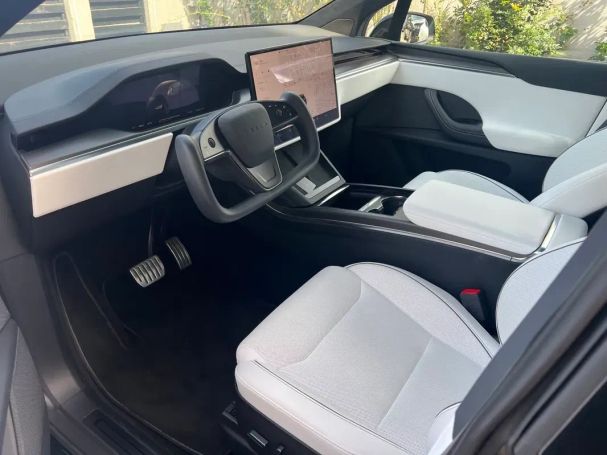 Tesla Model X 90 AWD 750 kW image number 15