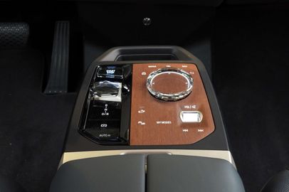 Car image 38