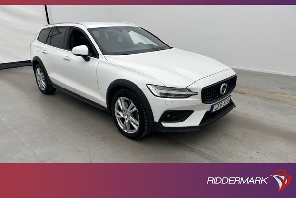 Volvo V60 Cross Country D4 AWD Momentum 140 kW image number 3