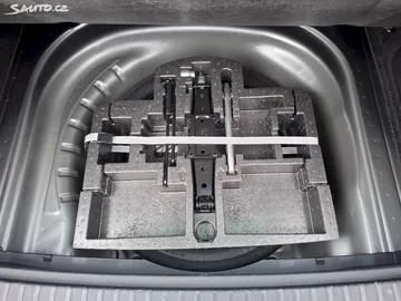 Car image 35