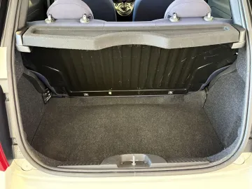 Car image 30