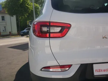Car image 33