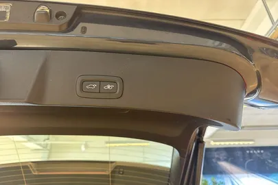 Car image 29