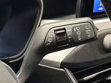 Car image 38