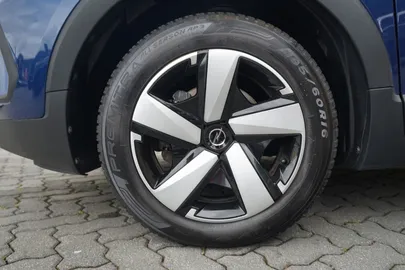Car image 35