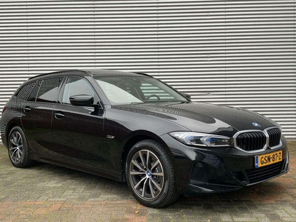 BMW 320 e Touring 150 kW image number 2